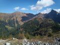 Da Passo Cavallo in primo piano il Pal Grande le cime di Kroderhohe, Avostanis e Creta di Timau